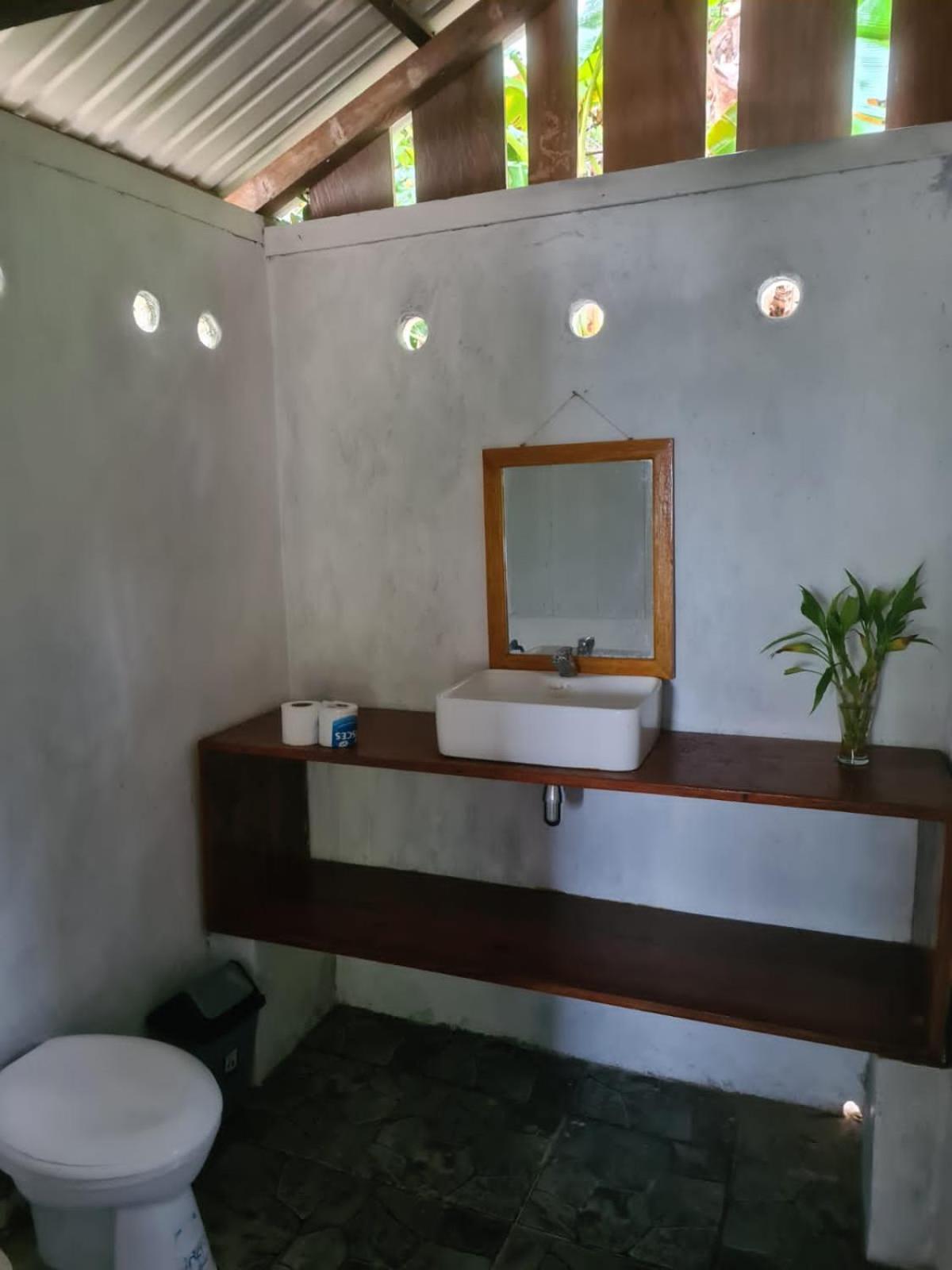 Pondok Lestari Kadidiri Batudaka エクステリア 写真